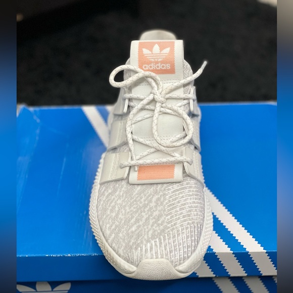 *Gently Used* adidas Prophere Triple White Womens Size 9.5 - Picture 5 of 7